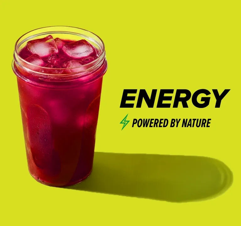 Copo com biO2 Energy com gelo e escrito Energy powered by nature