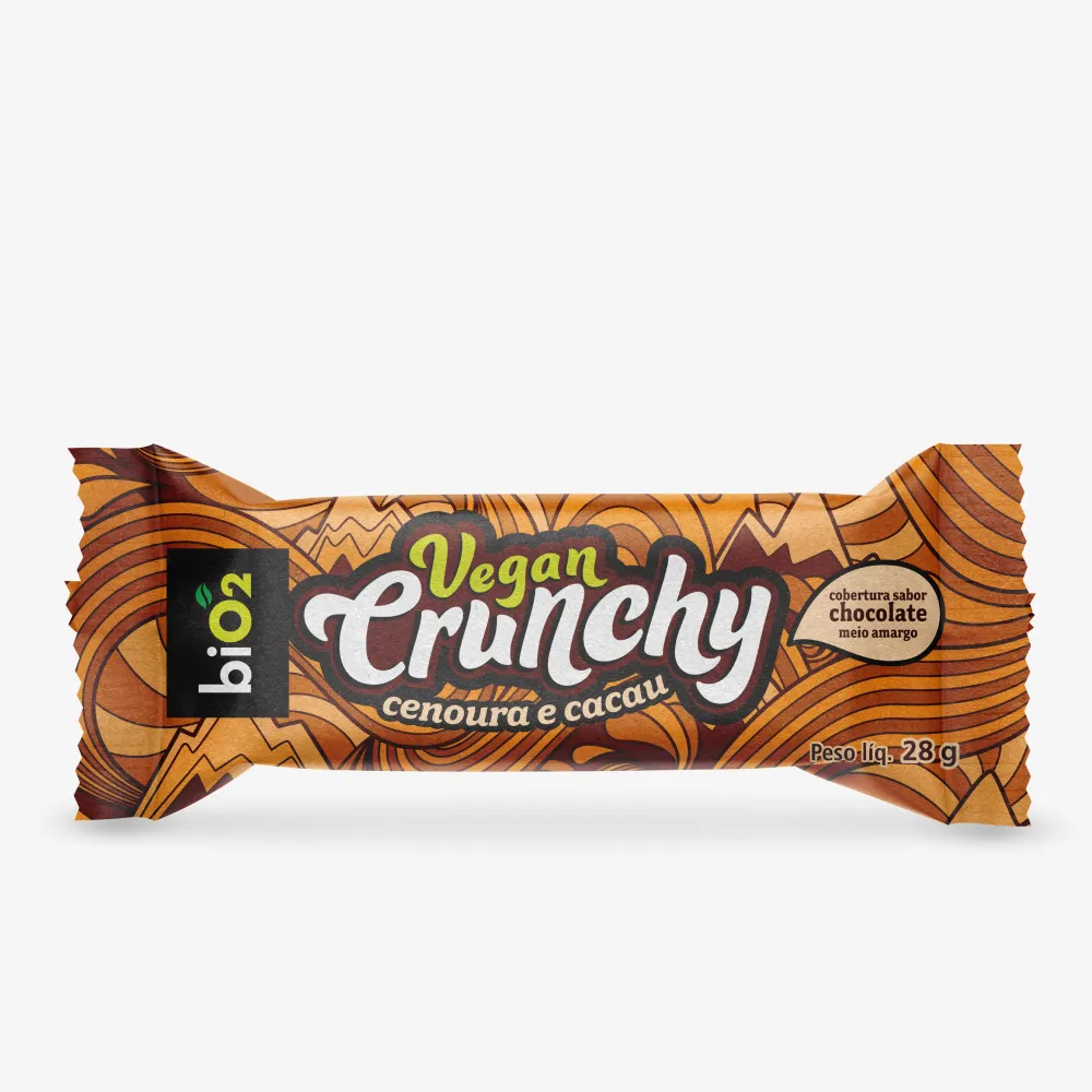 Barra de cereais crocantes biO2 Vegan Crunchy, vegana e sem glúten, sabor cenoura e cacau com cobertura de chocolate meio amargo, 28 gramas.