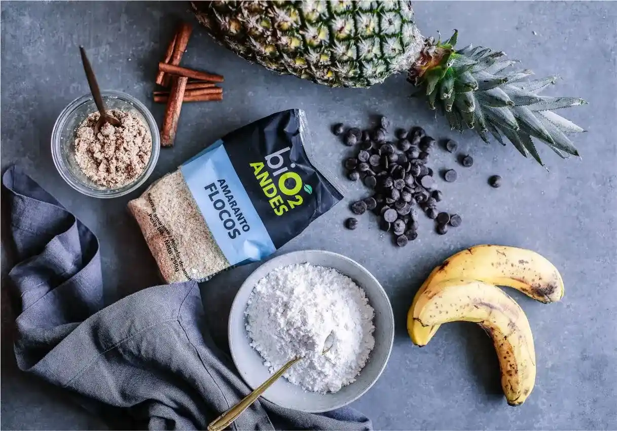 biO2 Andes Amaranto e flocos com abacaxi banana e nibs de cacau