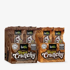 Barra de cereais crocantes biO2 Vegan Crunchy, vegana e sem glúten, sabor caramelo e cacau e cenoura com cacau com cobertura de chocolate meio amargo, 2 caixas com 10 unidades de 28 gramas em cada, uma caixa de cada sabor.