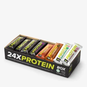 Caixa com Várias barras de proteína biO2 linha Protein & Performance, veganas e sem glúten, 8 sabores, contendo 24 unidades.