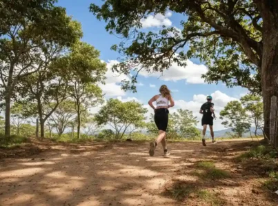 atletas correndo corrida de montanha trail run em minas gerais