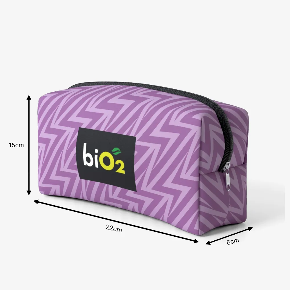 Necessaire Energy Verde biO2 foto de lado com medidas 6cm de largura, 22 cm de comprimento e 15 cm de altura